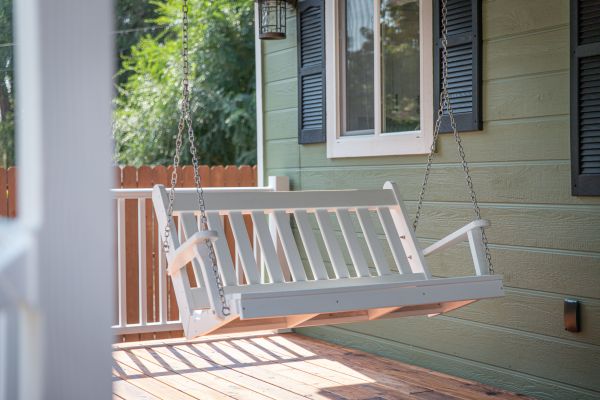 Cost of Porch Swing Installation in Franklin